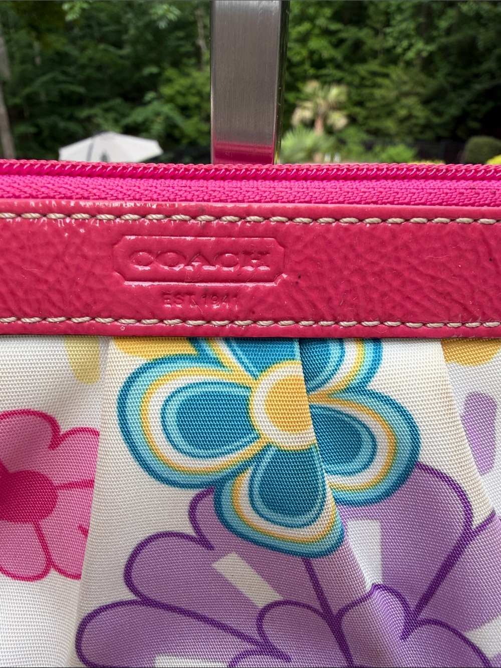 Coach Poppy Daisy Multicolor Floral Zip Wristlet. Y2K 2010 EUC - Picture 5 of 16